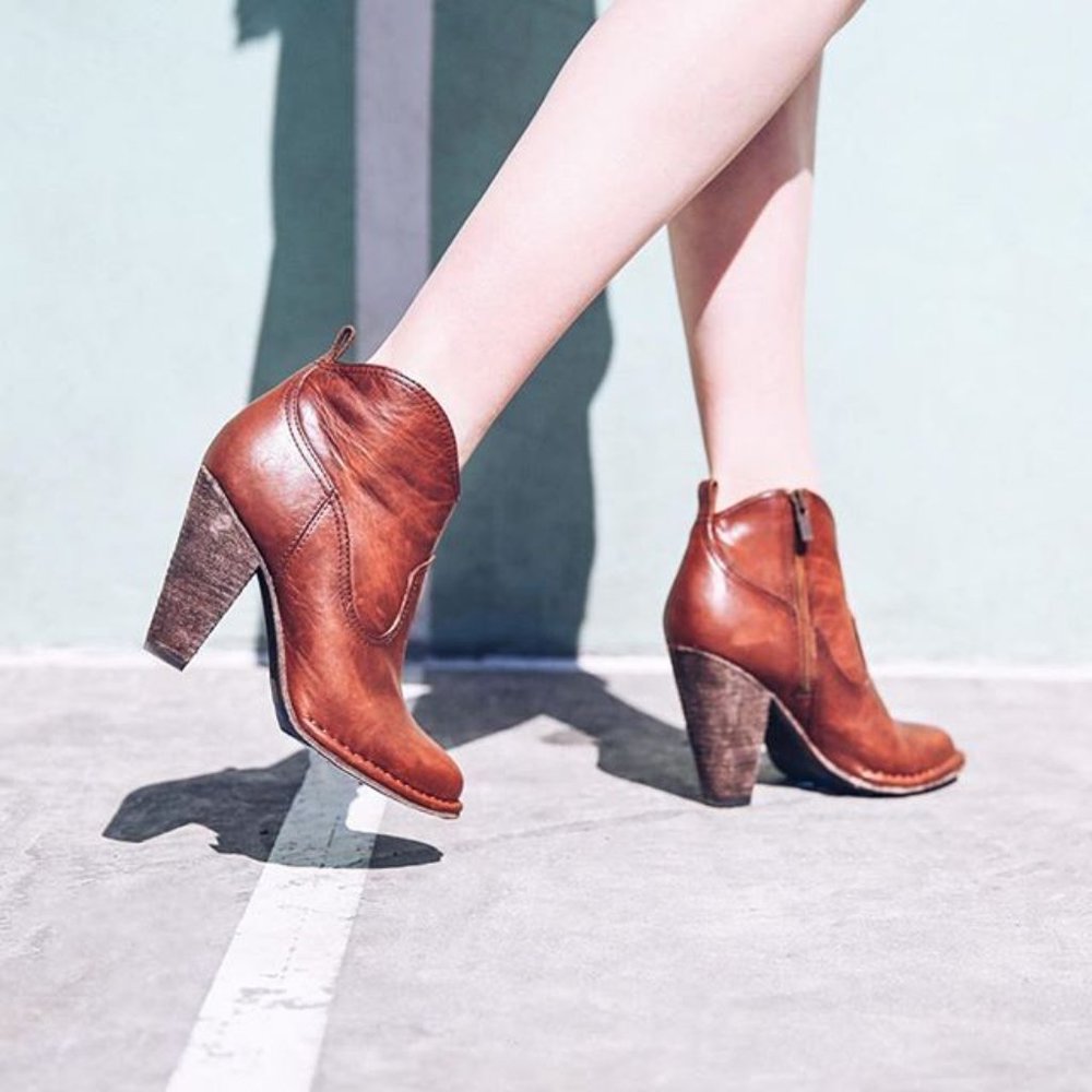 Frye Madeline Short Dark Brown Suede Zip Up Southwestern Heeled Pointy AnkleBoot - Picture 16 of 16